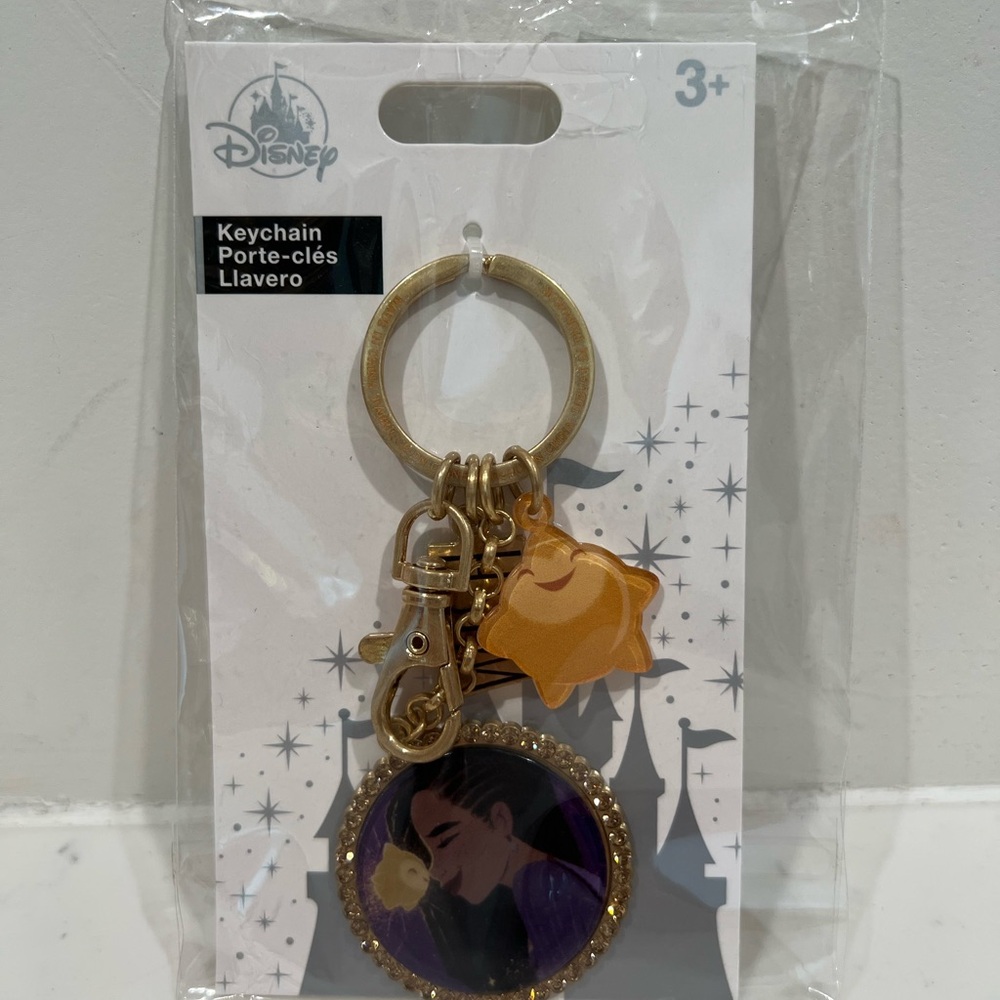 NWT Disney’s Wish Movie Gold and Purple Key & Card Holder Accessory